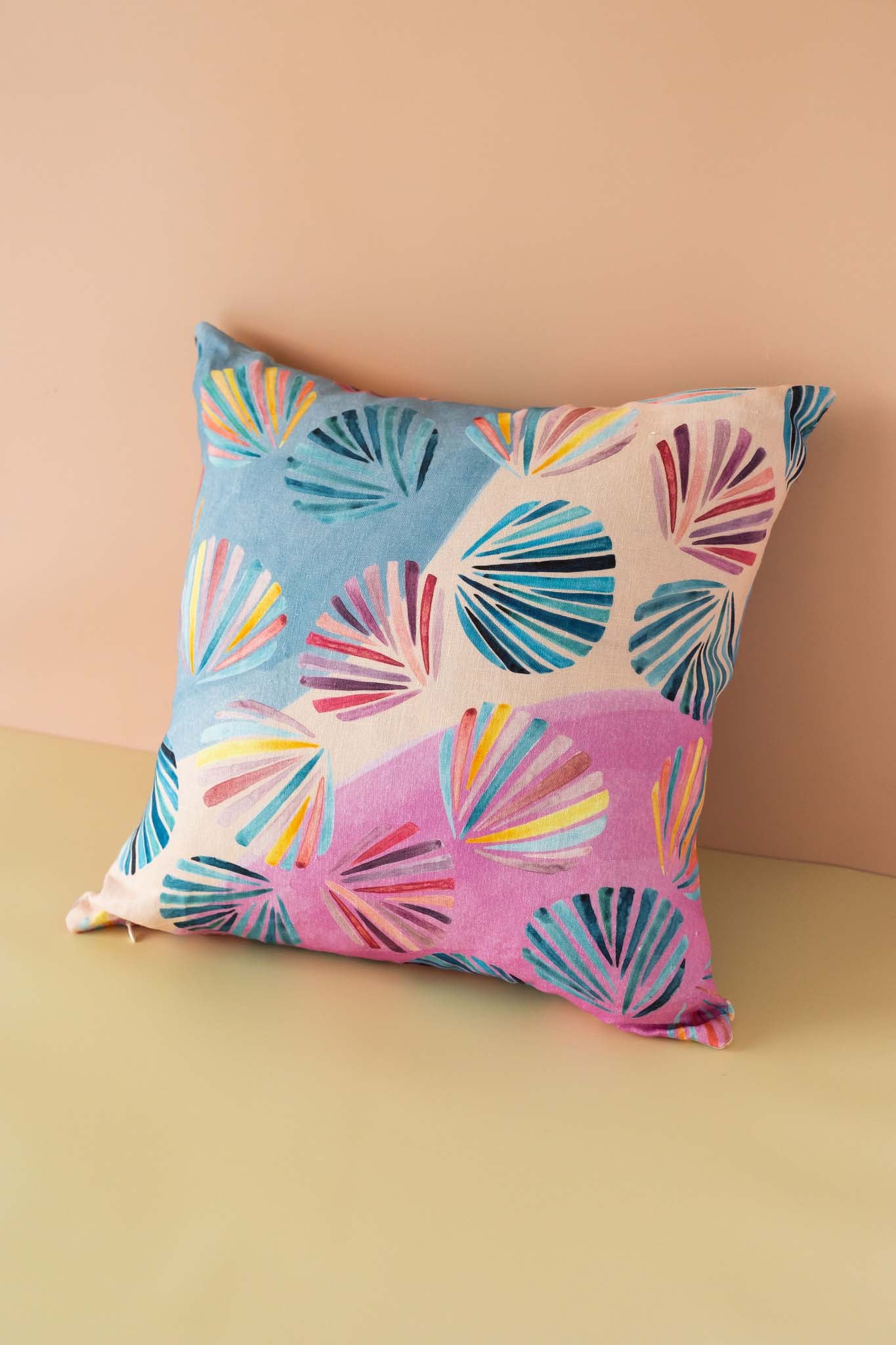 Gelato shell - Linen cushion cover