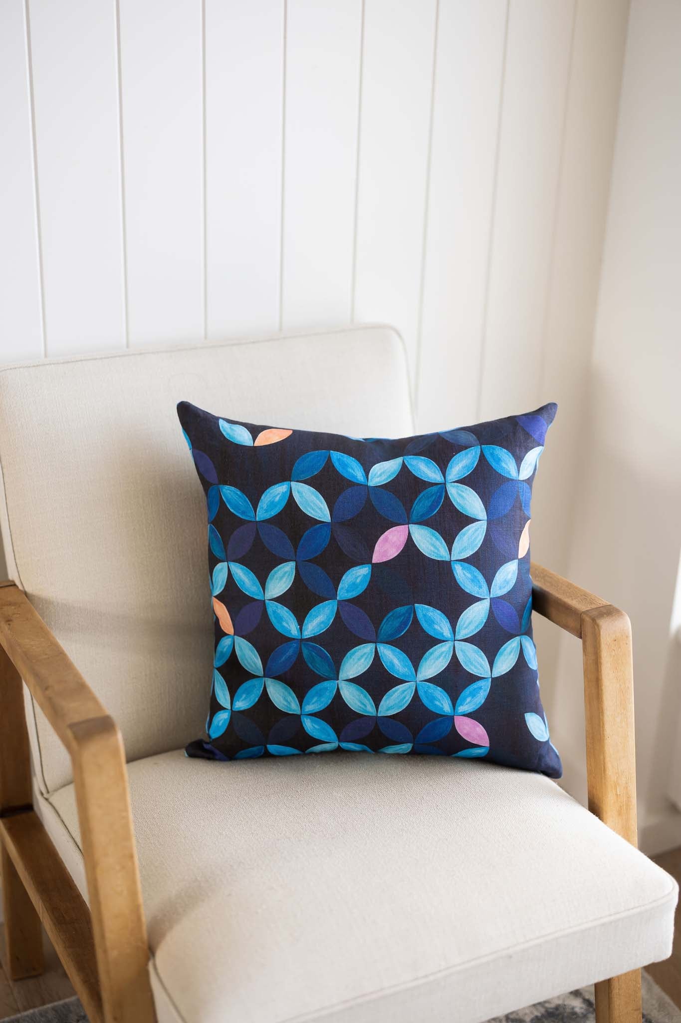 Midnight petal - Linen cushion cover
