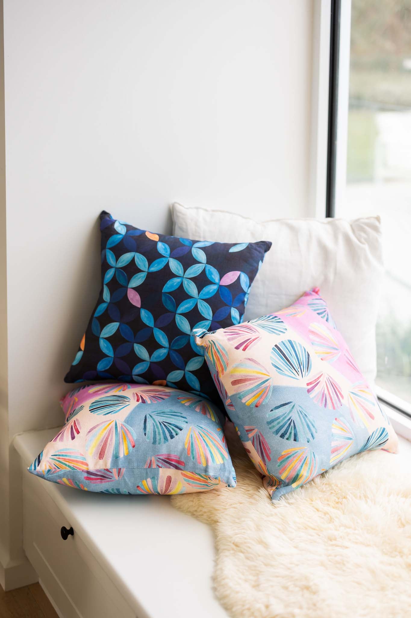 Midnight petal - Linen cushion cover