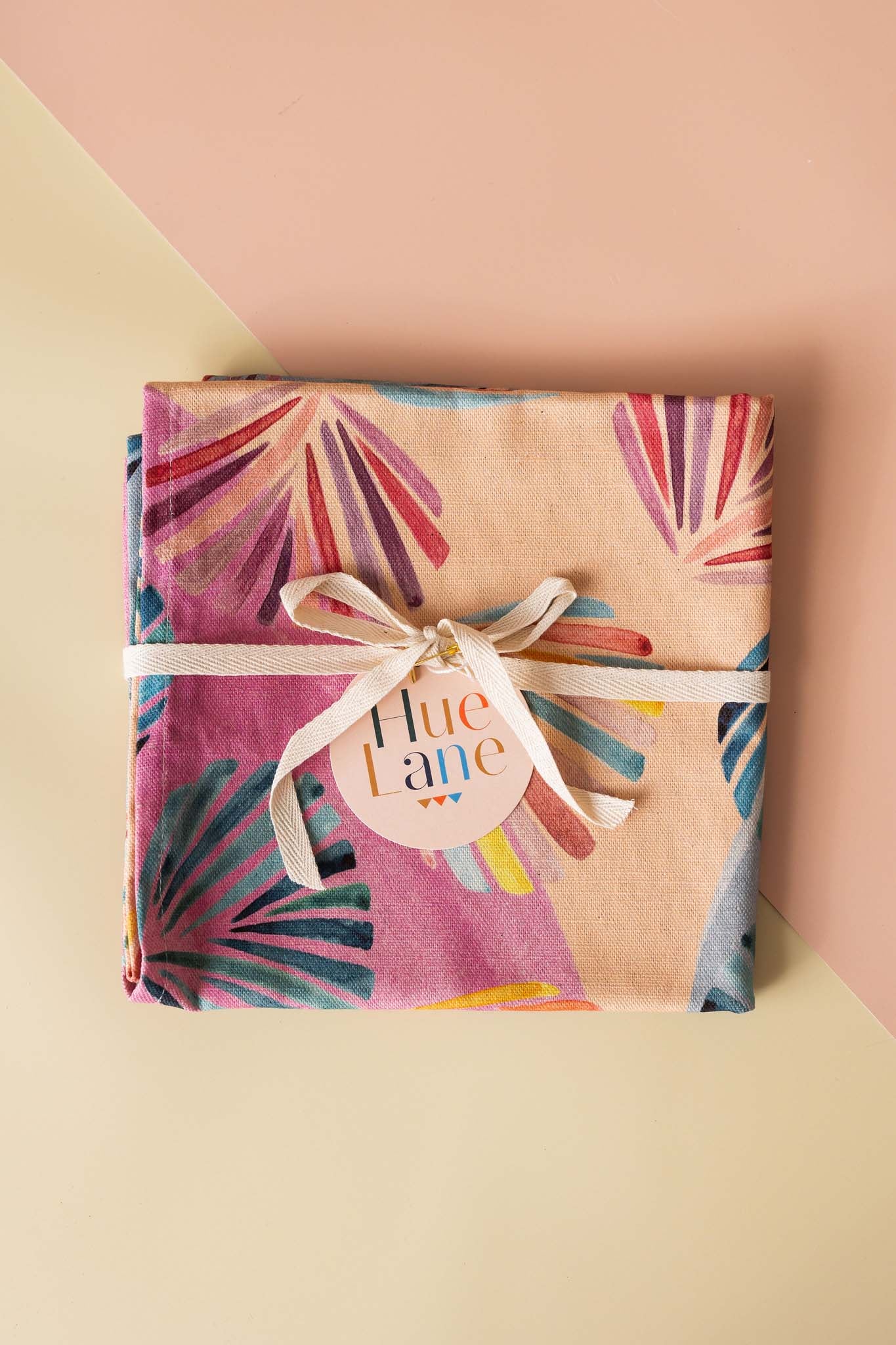 Gelato shell - Linen table runner