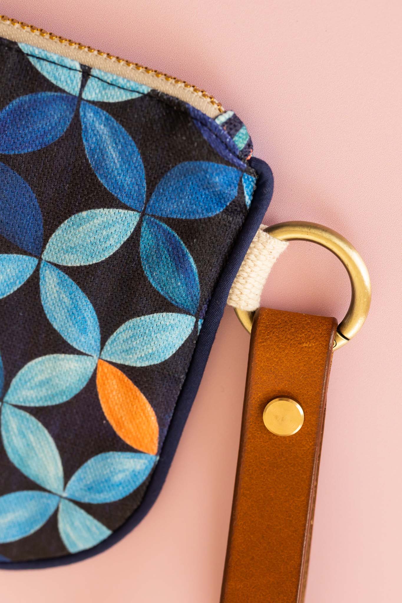 Midnight petal mini print - Linen zip purse