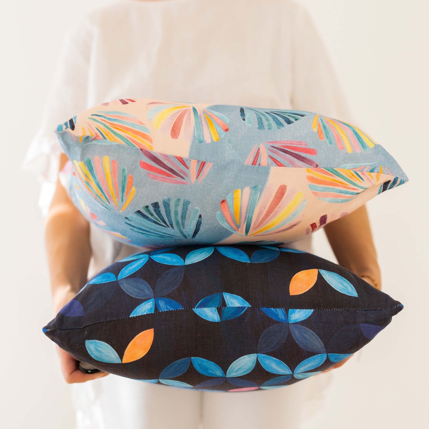 Midnight petal - Linen cushion cover